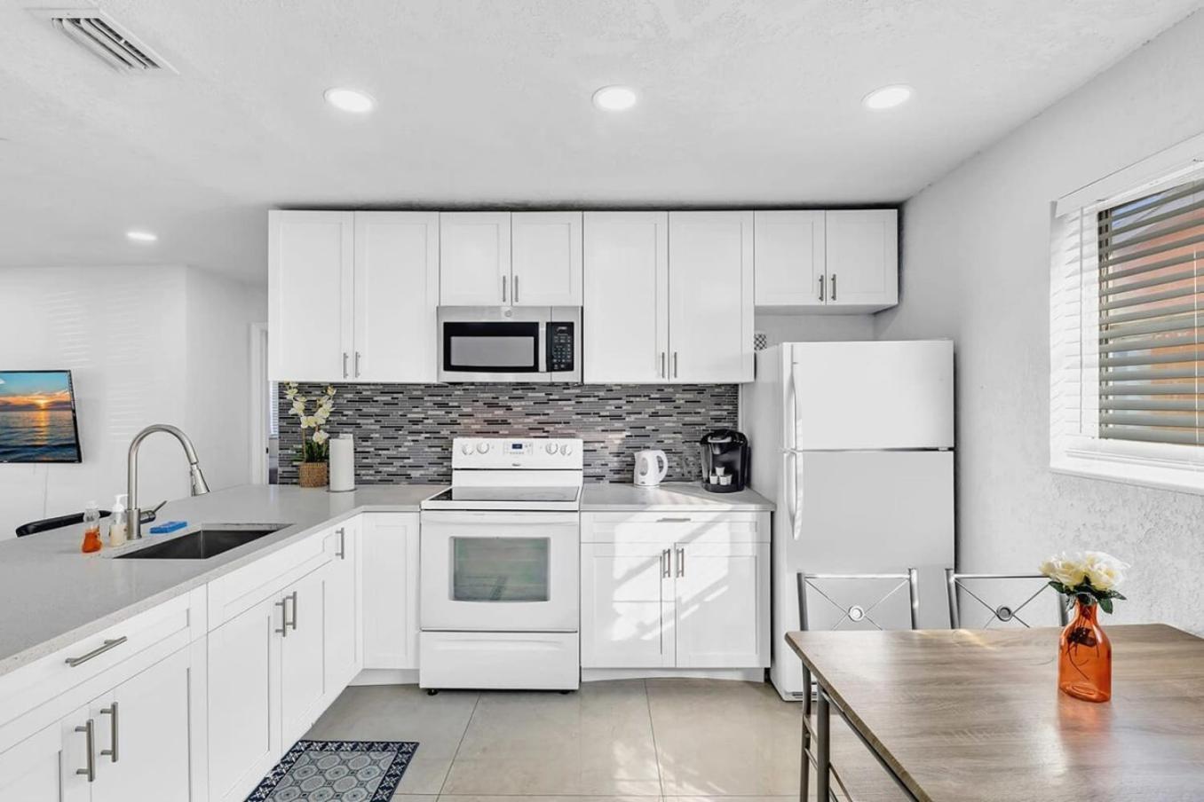 2 Bdrm Modern House Mins From Beach & Casino Hb1 哈兰代尔海滩 外观 照片