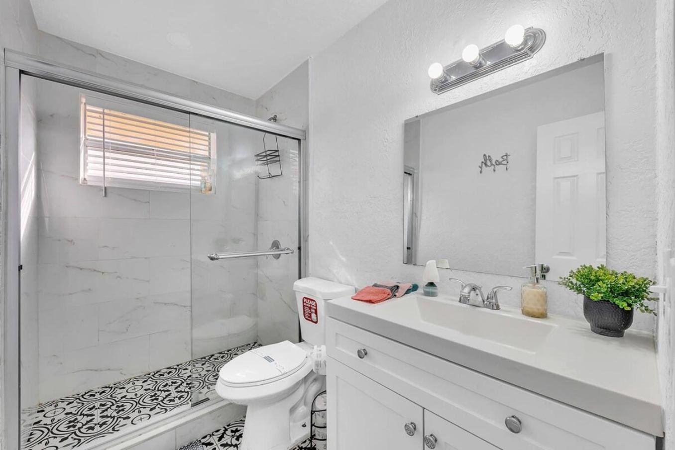 2 Bdrm Modern House Mins From Beach & Casino Hb1 哈兰代尔海滩 外观 照片